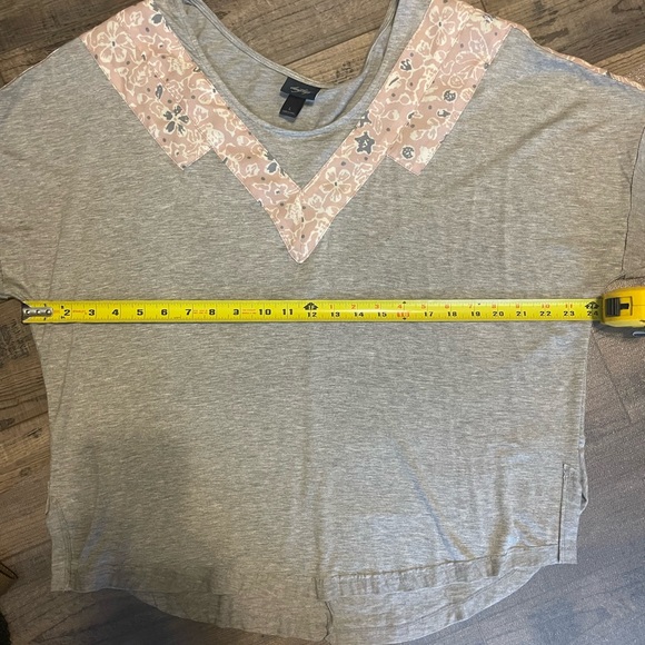 New without tags shirt from the Buckle - Picture 3 of 3